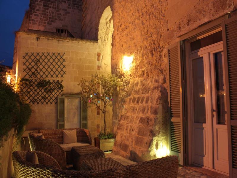L Hotel In Pietra image