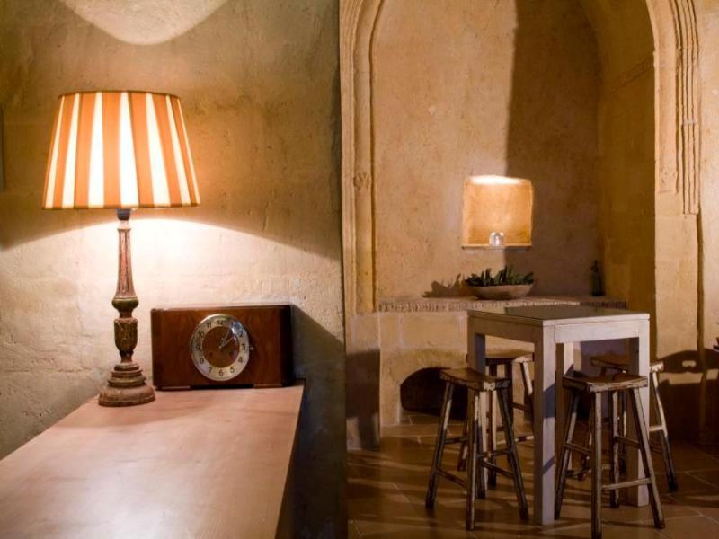 L Hotel In Pietra image