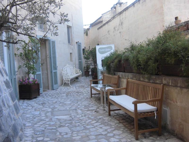 L Hotel In Pietra image