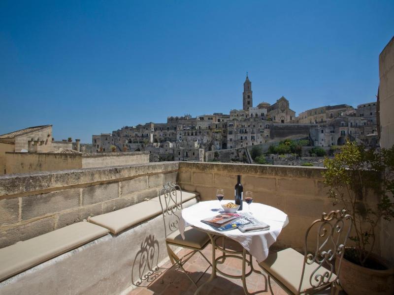 L Hotel In Pietra image