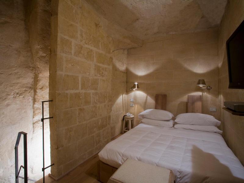 L Hotel In Pietra image