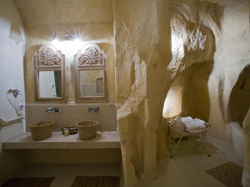 L Hotel In Pietra image