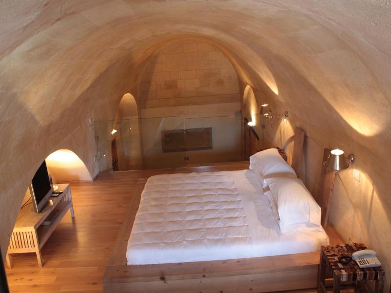 L Hotel In Pietra image