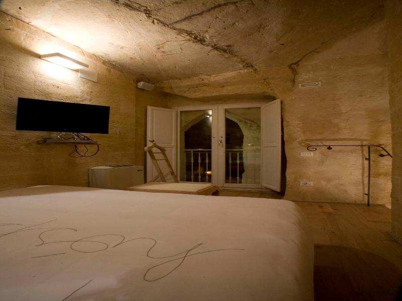 L Hotel In Pietra image