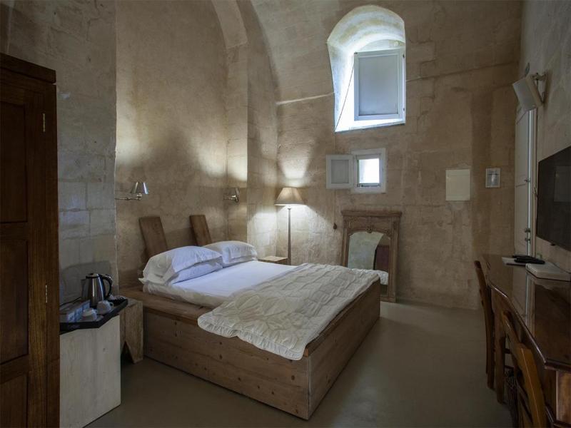 L Hotel In Pietra image