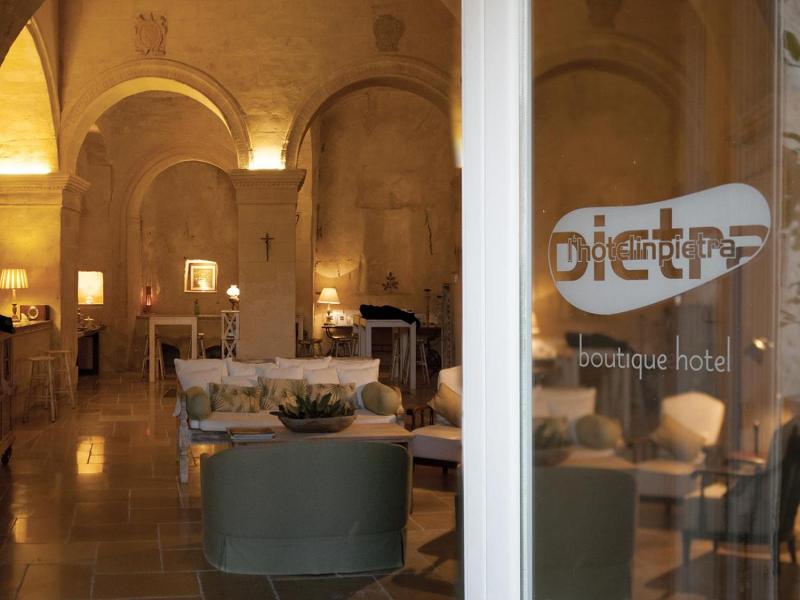 L Hotel In Pietra image