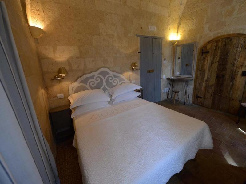 L Hotel In Pietra image