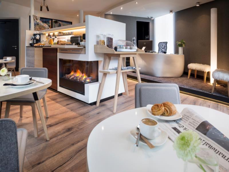 Max Hotel image