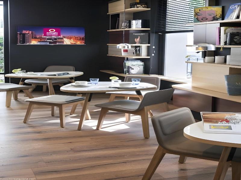 Max Hotel image