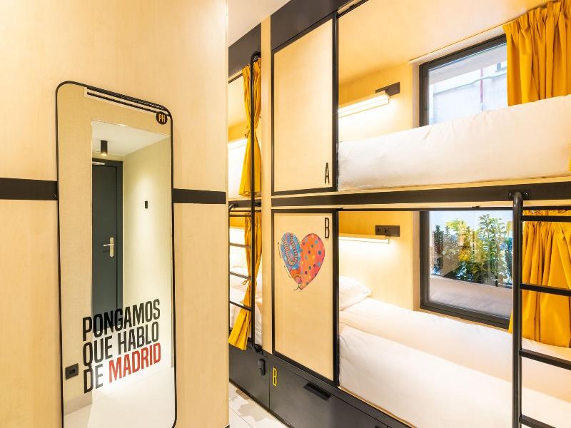 Petit Hostel Palacio Real image