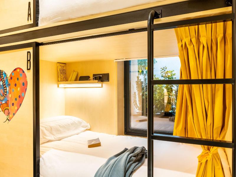 Petit Hostel Palacio Real image