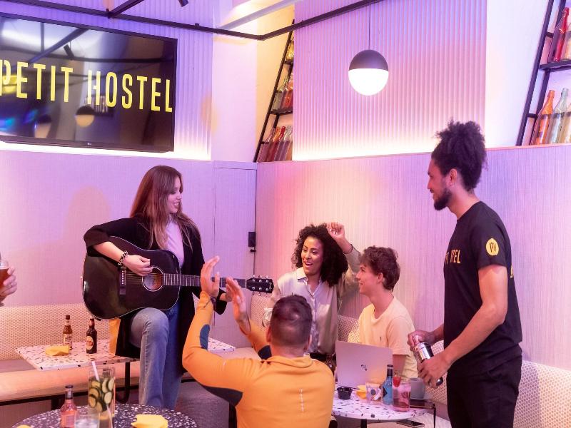 Petit Hostel Palacio Real image