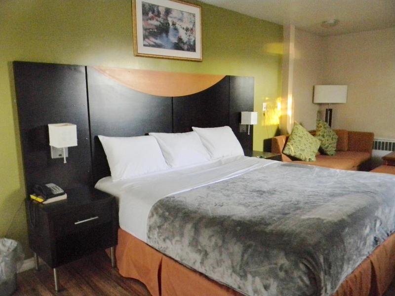 American Plaza Motel image