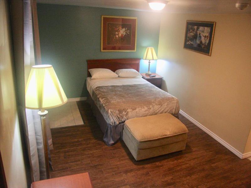 American Plaza Motel image