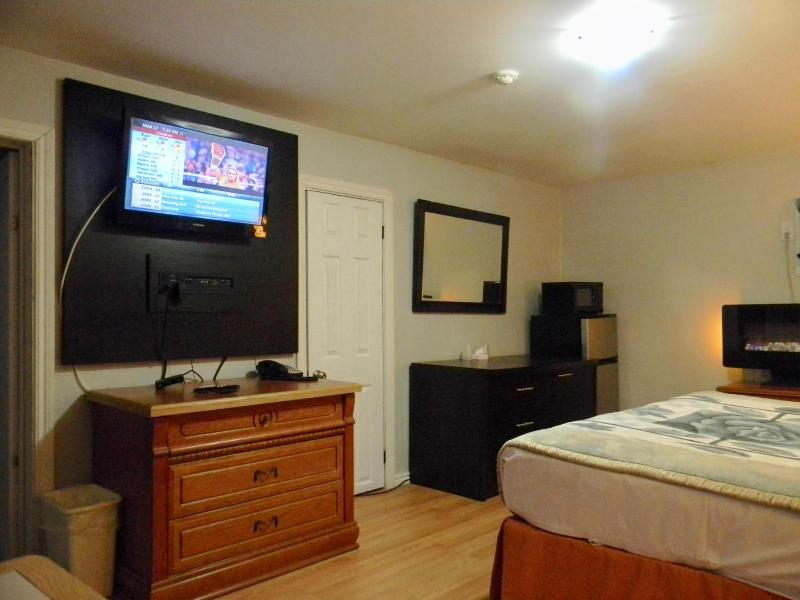 American Plaza Motel image