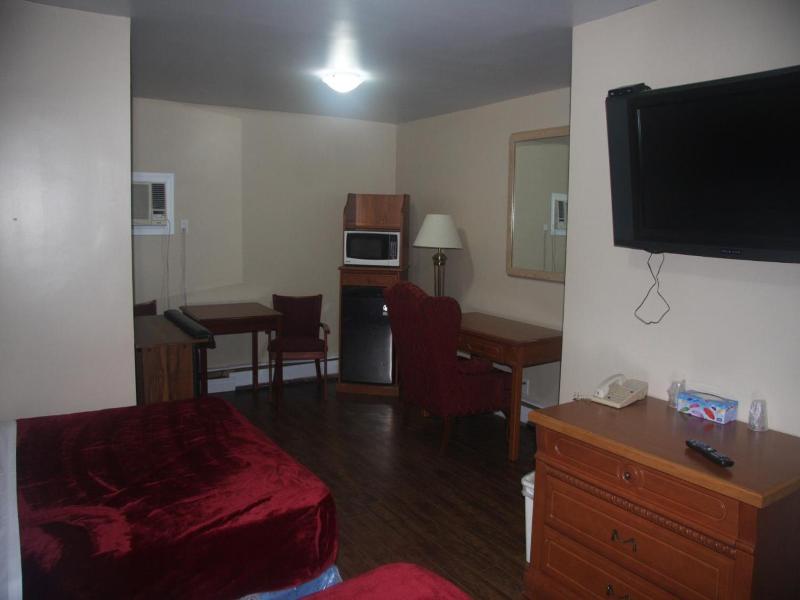 American Plaza Motel image