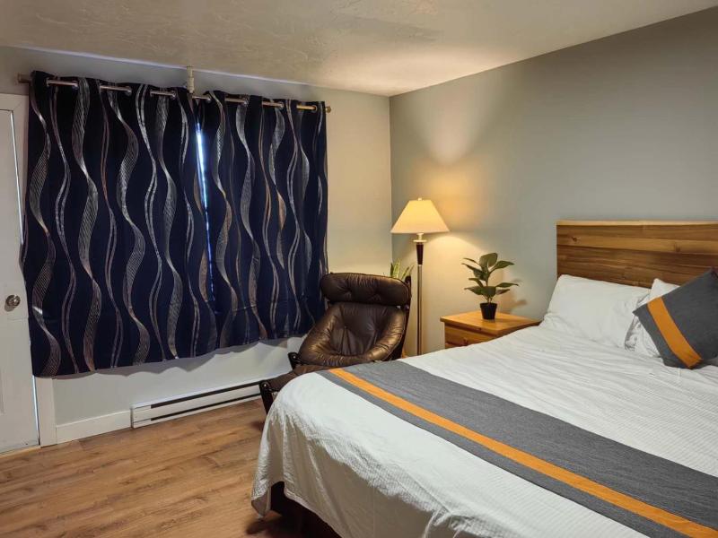 Harbour Light Motel image