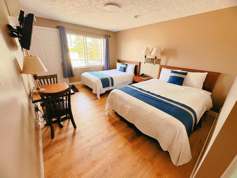Harbour Light Motel image