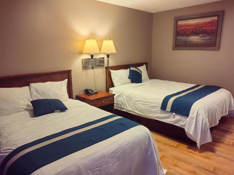 Harbour Light Motel image