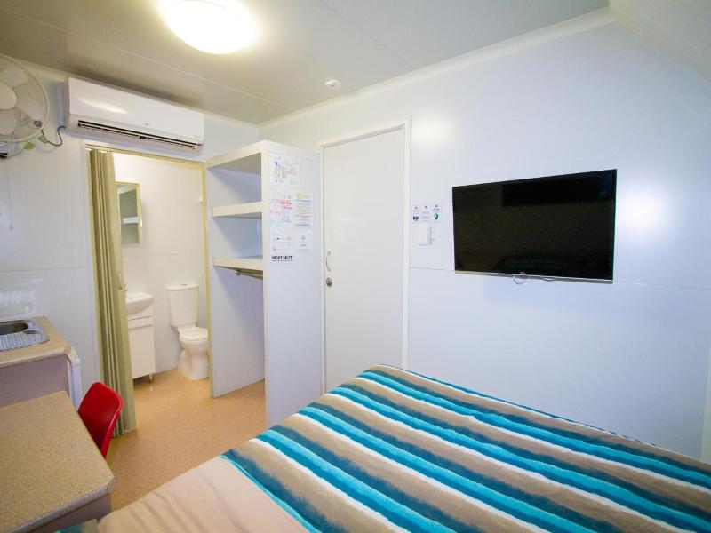 Aaok Lakes Resort Caravan Park image