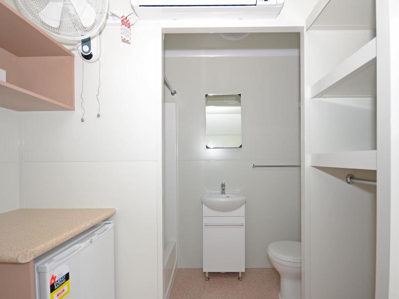 Aaok Lakes Resort Caravan Park image