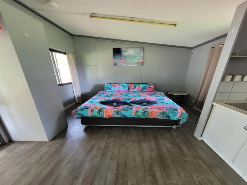 Aaok Lakes Resort Caravan Park image