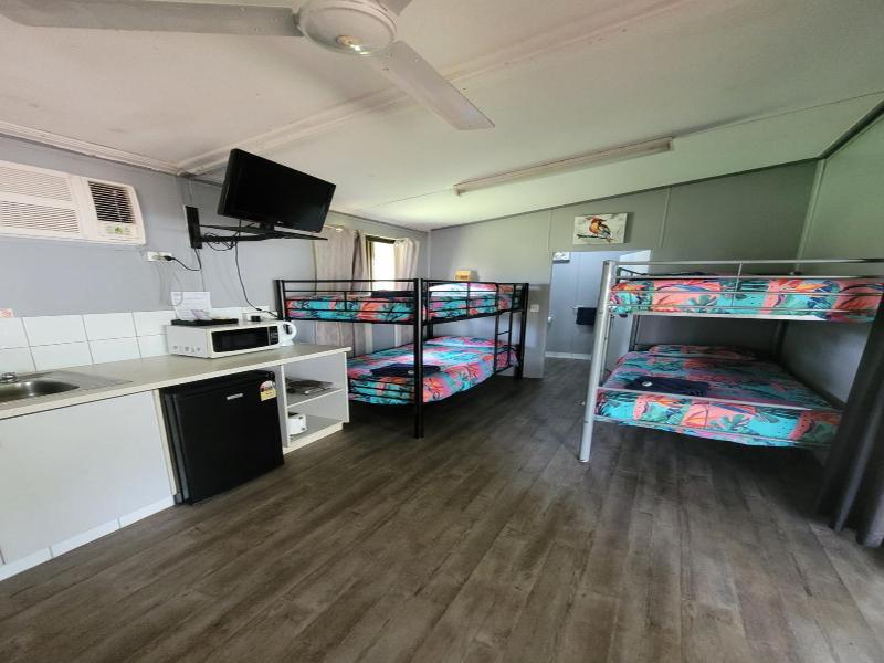 Aaok Lakes Resort Caravan Park image