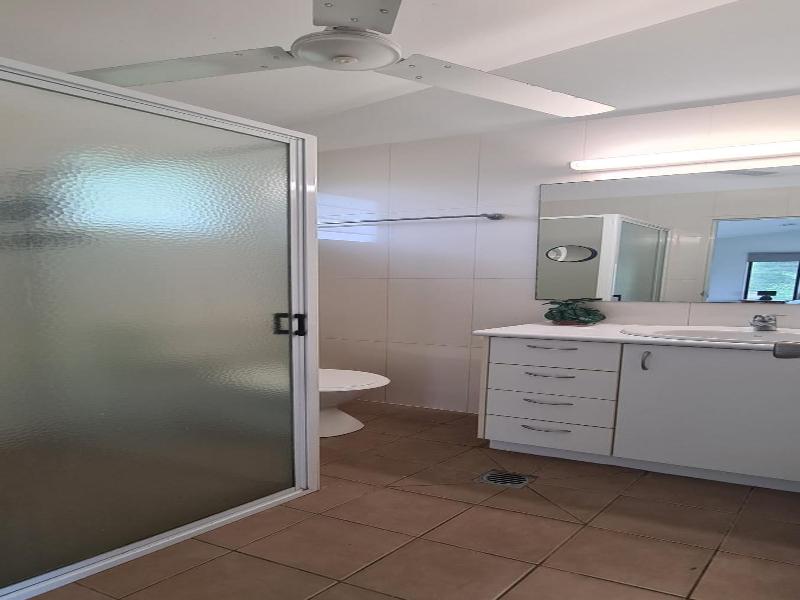Aaok Lakes Resort Caravan Park image