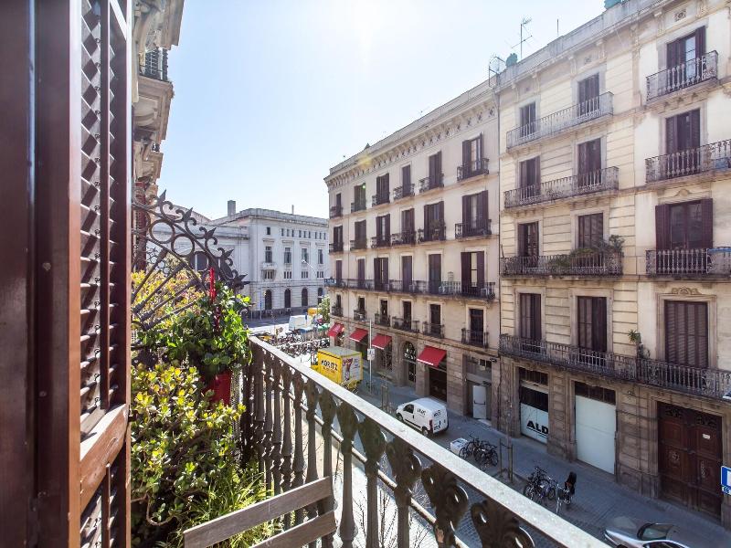 El Born Guest House By Casa Consell image