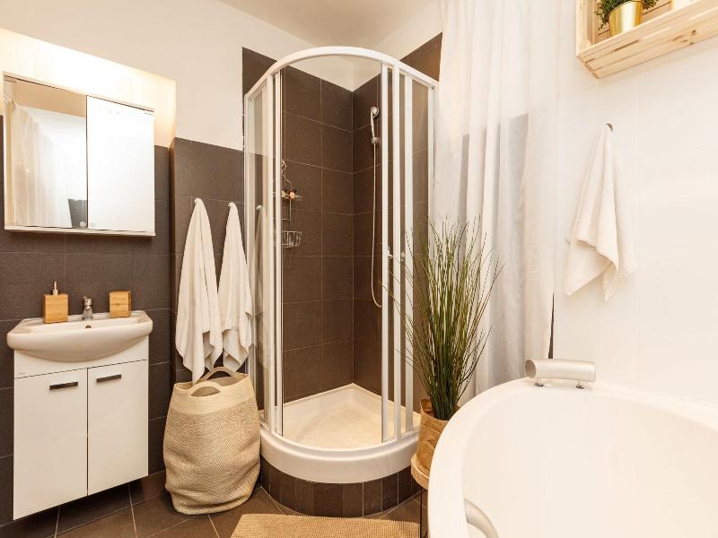 Chill Apartments image