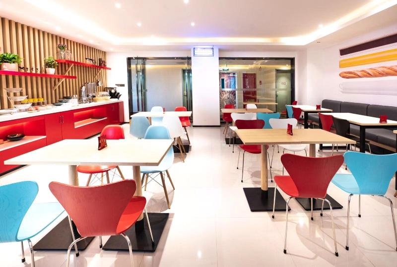 Ibis Hotel Changji Jianshe Road Snack Street Bran image