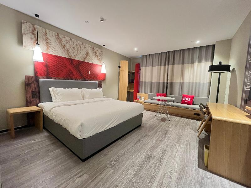 Ibis Hotel Changji Jianshe Road Snack Street Bran image