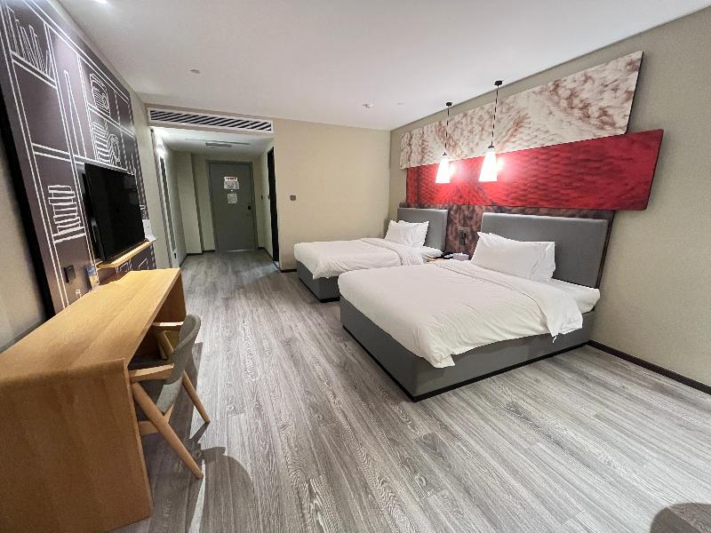 Ibis Hotel Changji Jianshe Road Snack Street Bran image