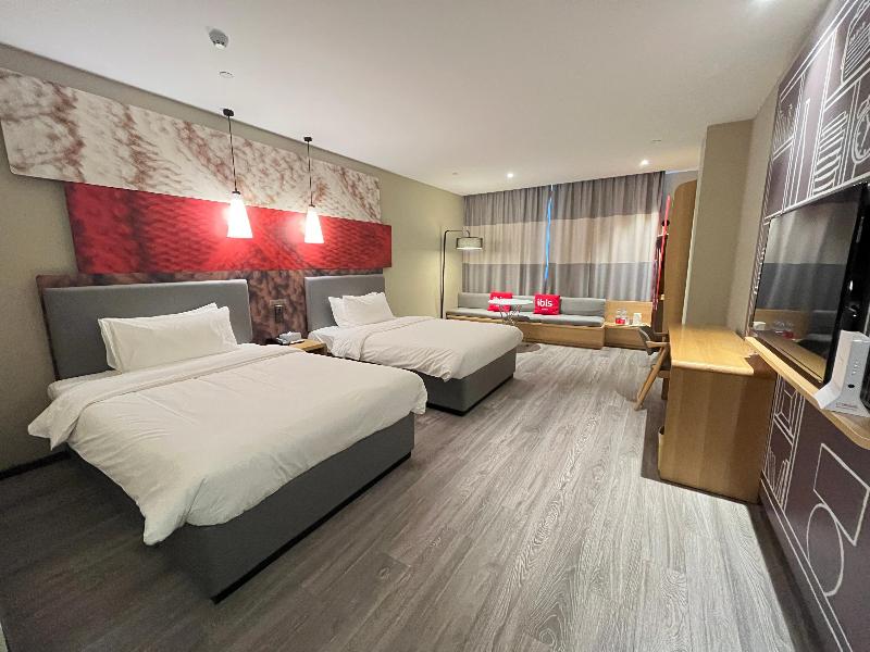 Ibis Hotel Changji Jianshe Road Snack Street Bran image