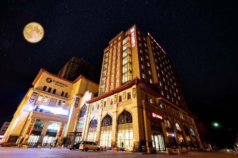 Ibis Hotel Changji Jianshe Road Snack Street Bran image