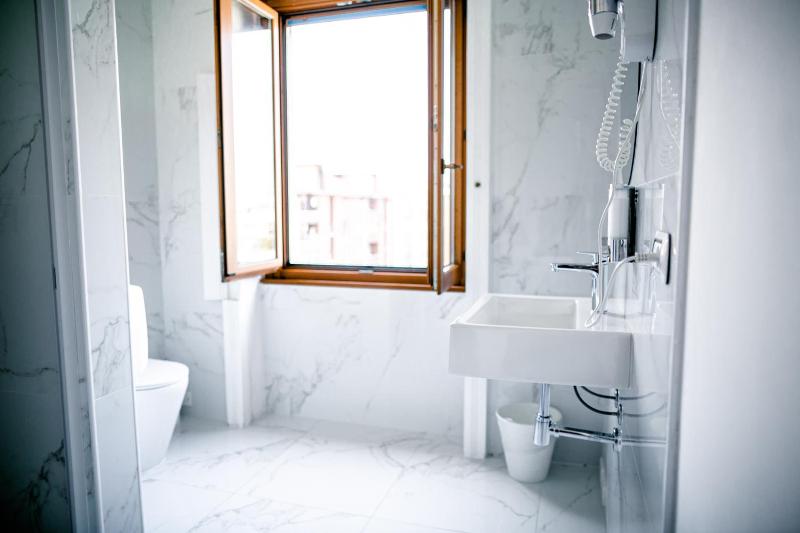 B B Best Hostel Milano Adults Only image