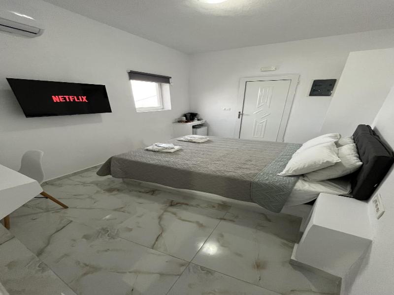 Stella Nomikou Apartments image
