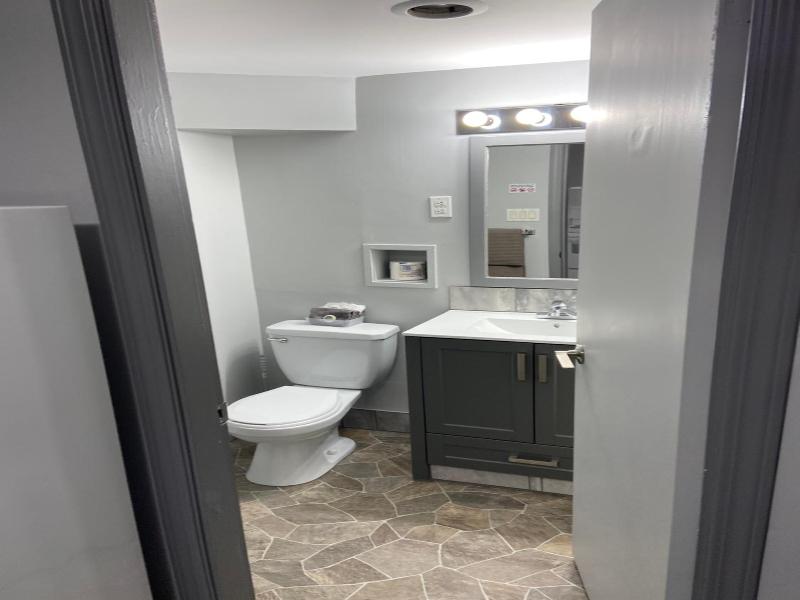 Monashee Lodge image