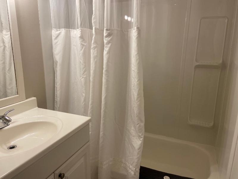 Monashee Lodge image