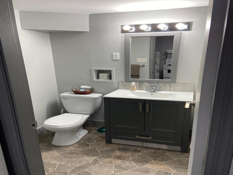 Monashee Lodge image