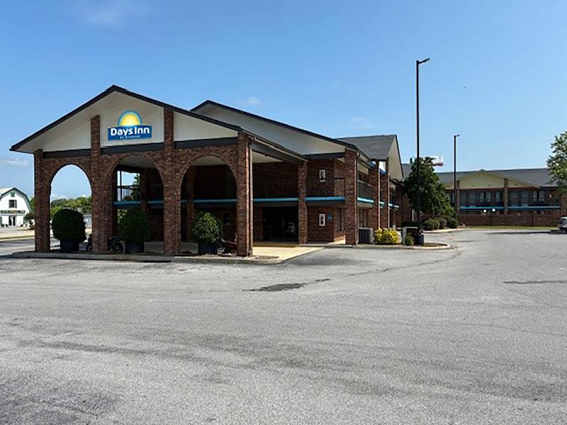 Days Inn By Wyndham Clanton AL image