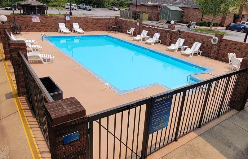 Days Inn By Wyndham Clanton AL image 5