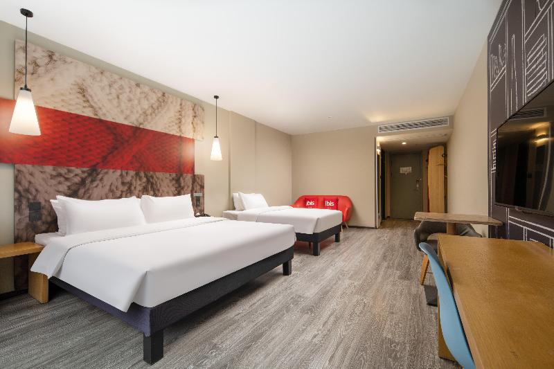 Ibis Hotel (Guangyuan Tuteng Square) image