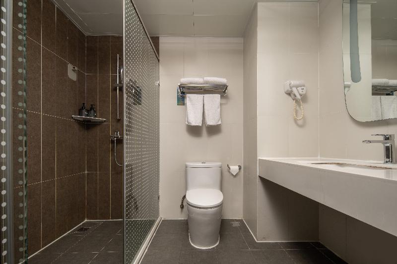 Ibis Hotel (Guangyuan Tuteng Square) image
