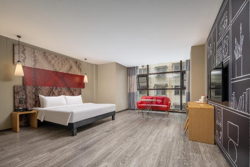 Ibis Hotel (Guangyuan Tuteng Square) image