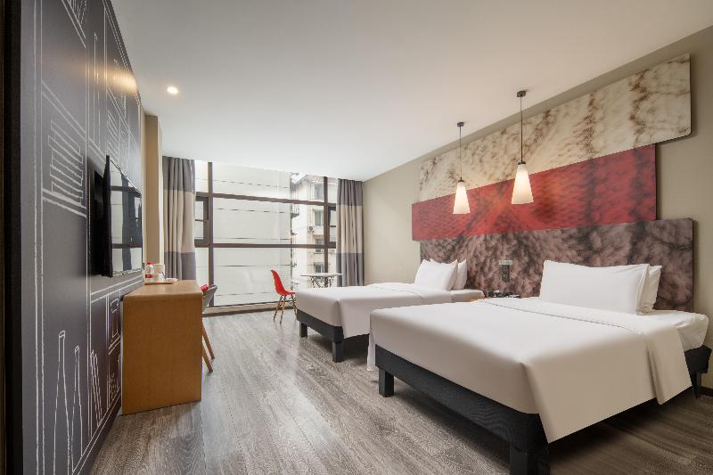 Ibis Hotel (Guangyuan Tuteng Square) image