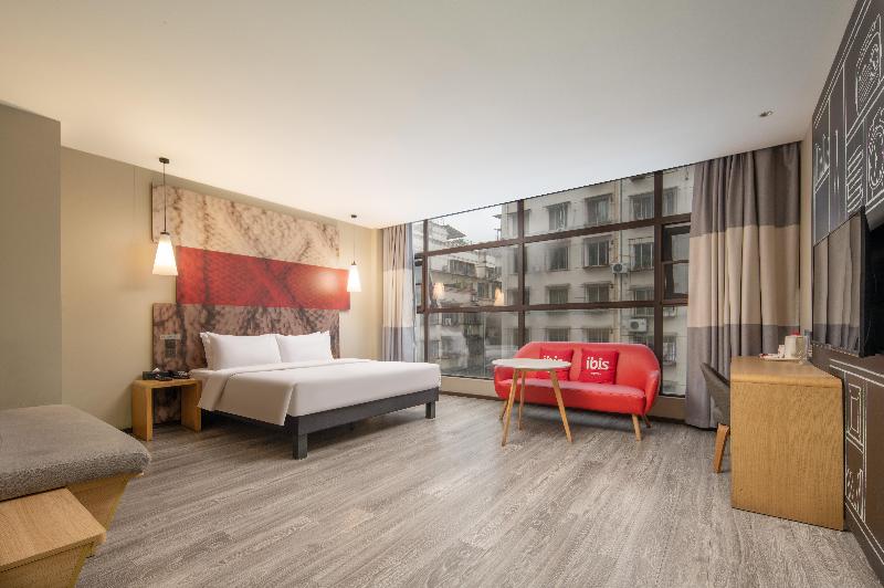 Ibis Hotel (Guangyuan Tuteng Square) image