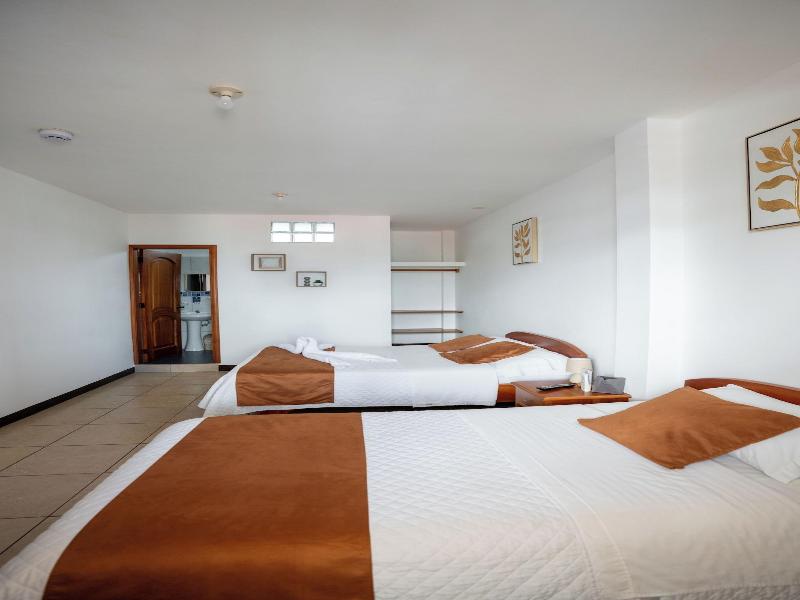 Hostal Casa Cascada image