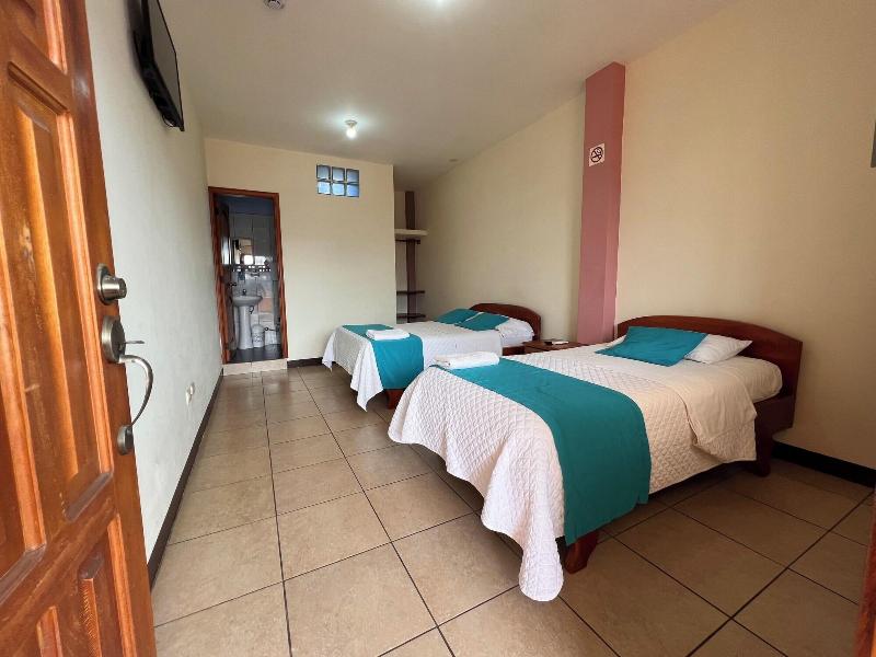 Hostal Casa Cascada image