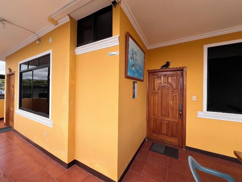 Hostal Casa Cascada image